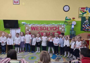 Dzieci z grupy pierwszej podczas występu