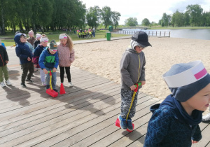 Skakanie na szczudłach