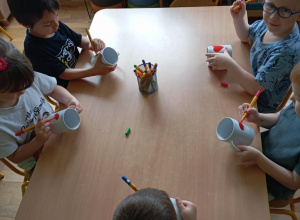 Warsztaty ceramiczne w grupie Żabek i Myszek