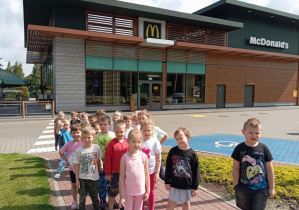 Grupa III przed McDonaldem