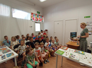 Żabki w Bibliotece Miejskiej