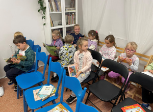 Dzieci z grupy III w Bibliotece Miejskiej