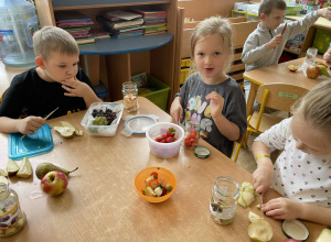 Przetwory owocowe w grupie Biedronek