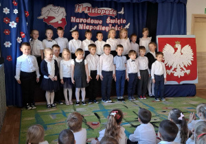 Dzieci z grupy IV podczas występu