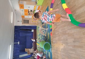 Chłopcy podczas ćwiczeń