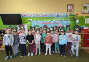 Dzieci z czapkami górnika