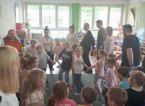 Warsztaty integracyjne z rodzicami w grupie Żabek