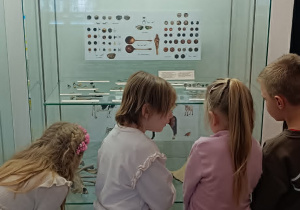 Dzieci poznają historię ulicy Zamkowej