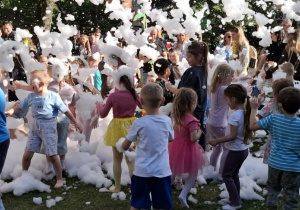 Dzieci podczas piana party