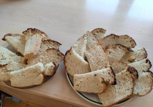 Chleb upieczony przez dzieci z grupy piątej