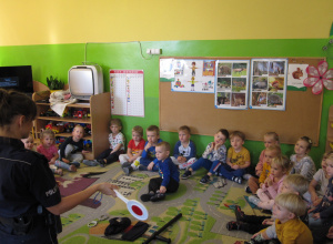 Lekcja o bezpieczeństwie z policją